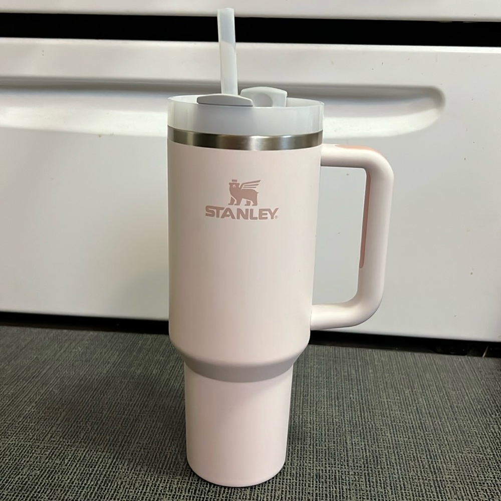 Pink, 40 oz, never used only washed